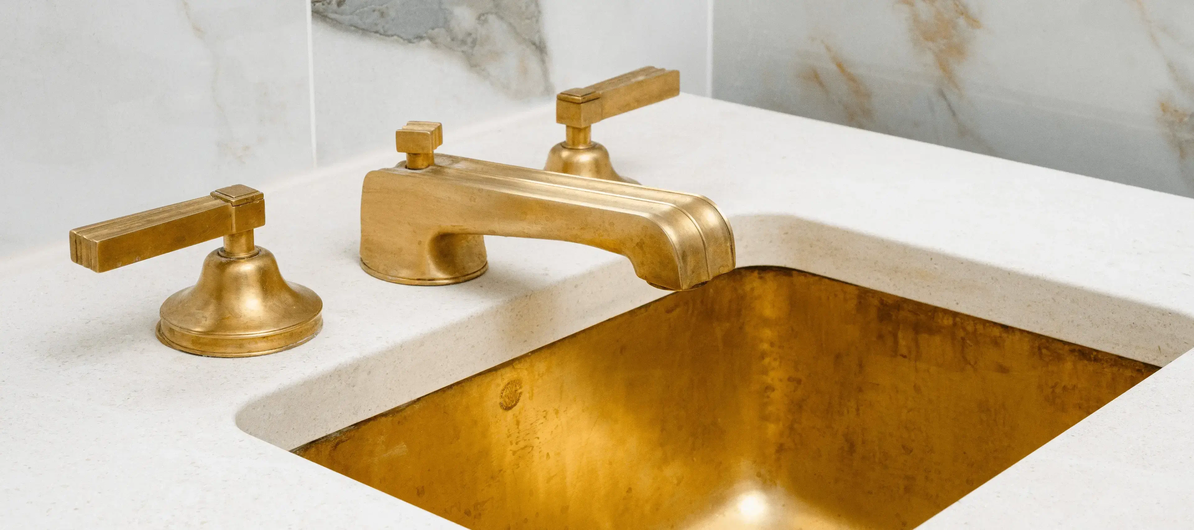 Wynwood bathrooms renovation en-suite bathroom with retiled walls and upgraded toilet