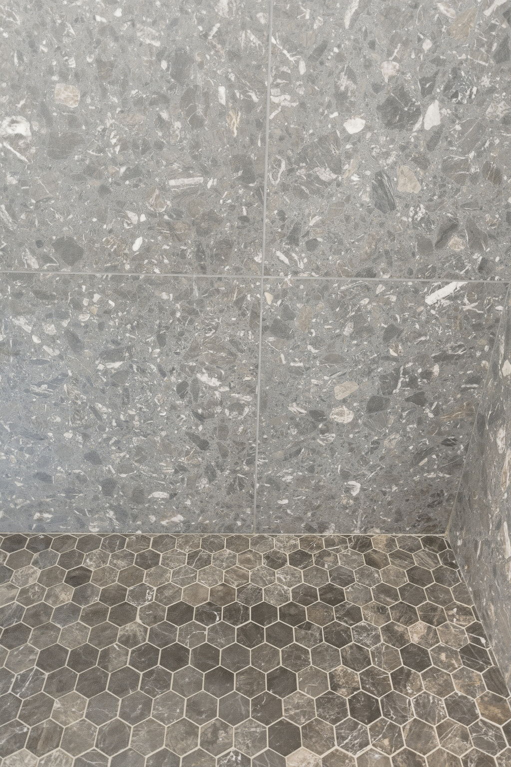 Hexagonal floor tile