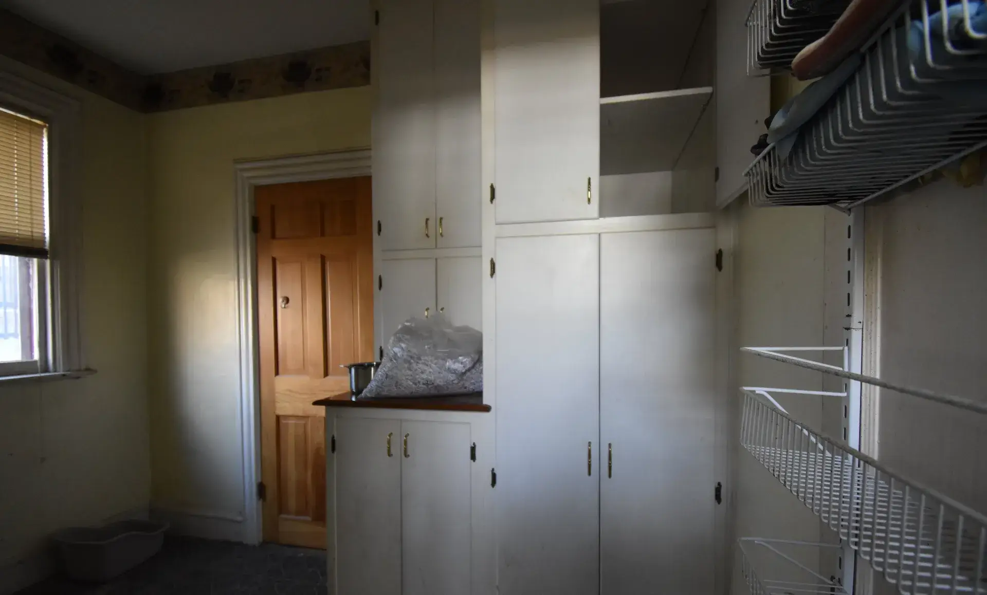 Brooklyn home renovation before photo showing outdated bathroom